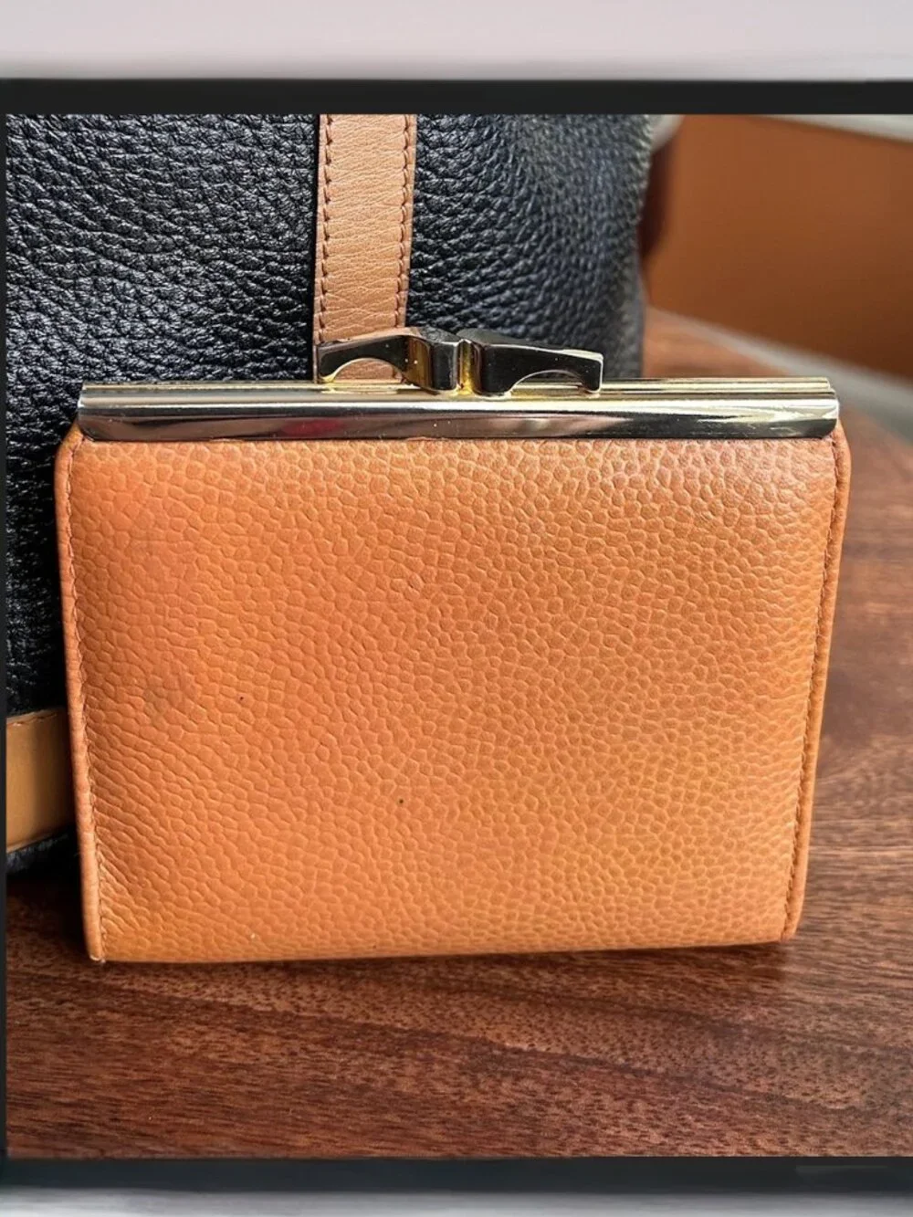 CHRISTIAN DIOR Kiss Lock Coin Purse British Tan